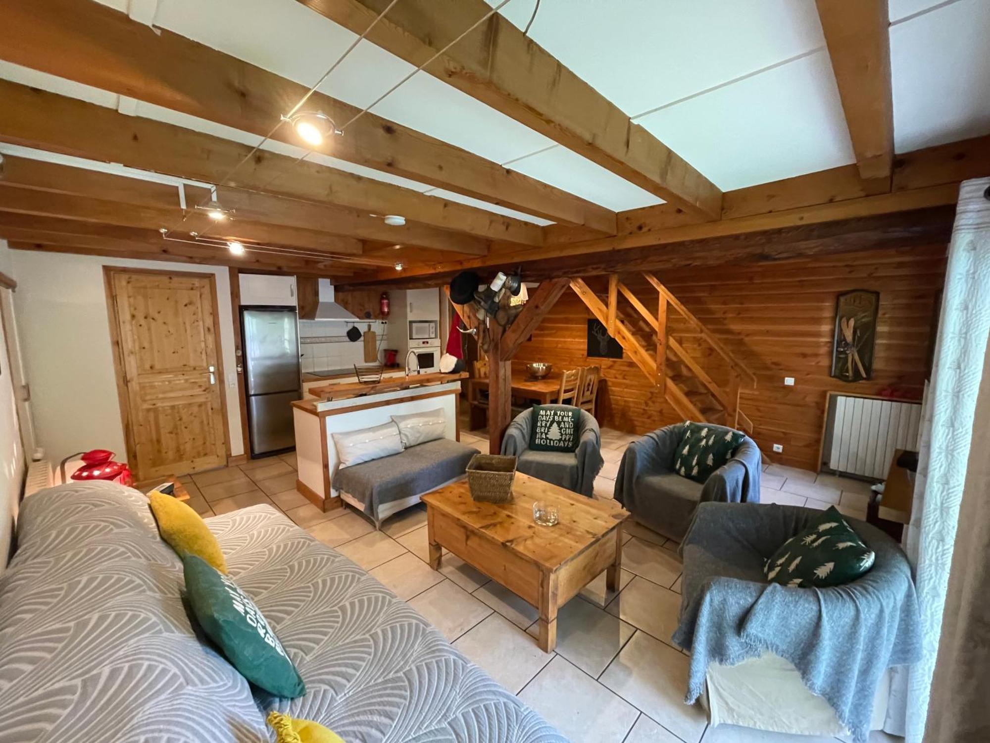 Le Chal Heureux Bel Appartement Dans Vieille Ferme De Montagne Renovee Les Orres Exterior photo