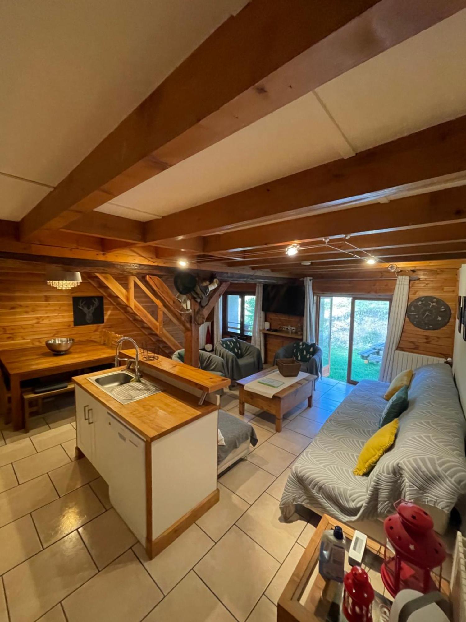 Le Chal Heureux Bel Appartement Dans Vieille Ferme De Montagne Renovee Les Orres Exterior photo